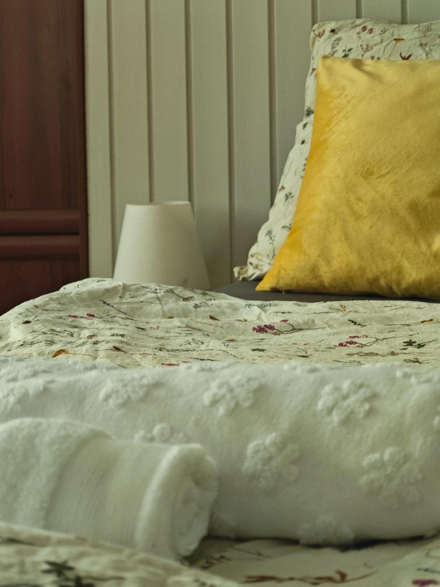 Vintage Room With Garden View Bratislava Exterior photo
