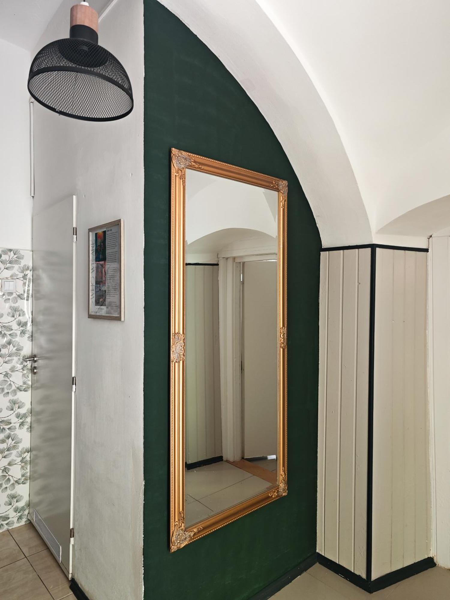 Vintage Room With Garden View Bratislava Exterior photo