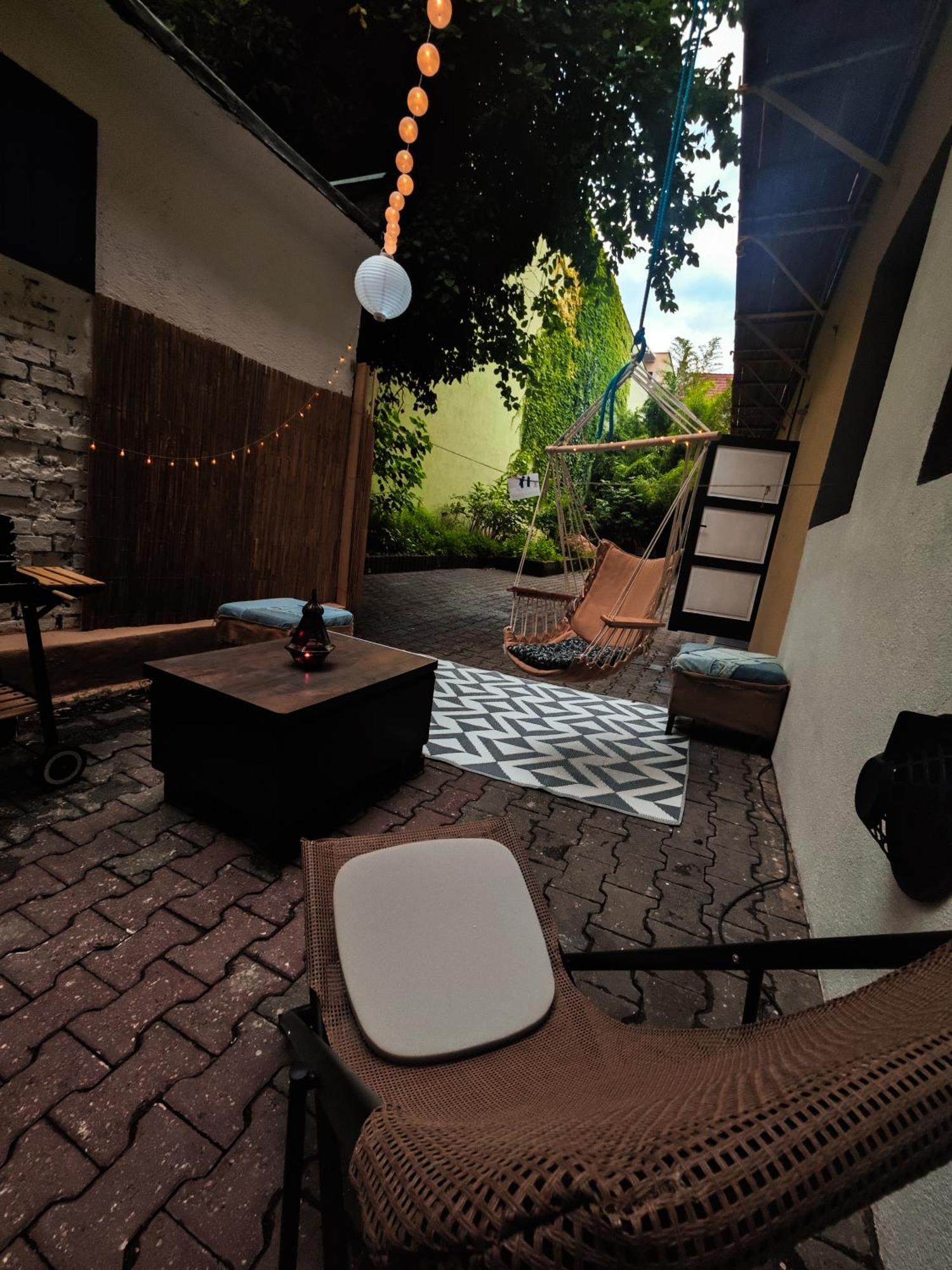 Vintage Room With Garden View Bratislava Exterior photo