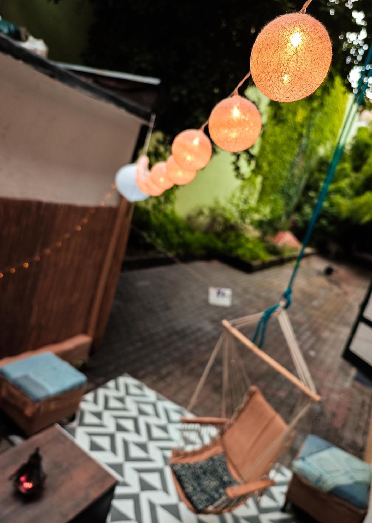 Vintage Room With Garden View Bratislava Exterior photo